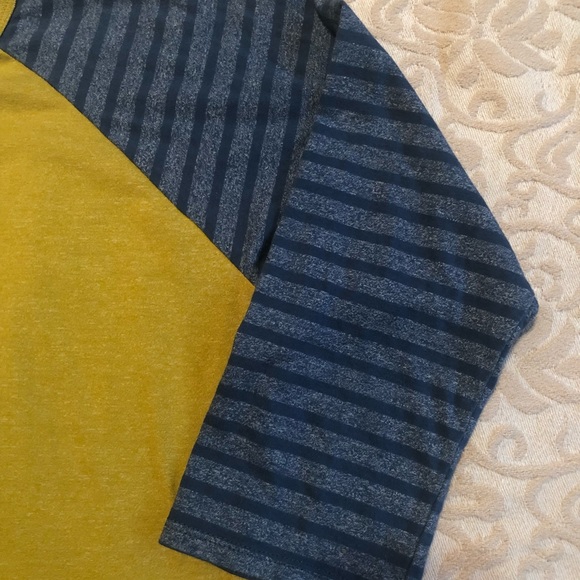 Lularoe Randy Baseball Tee - Picture 2 of 3